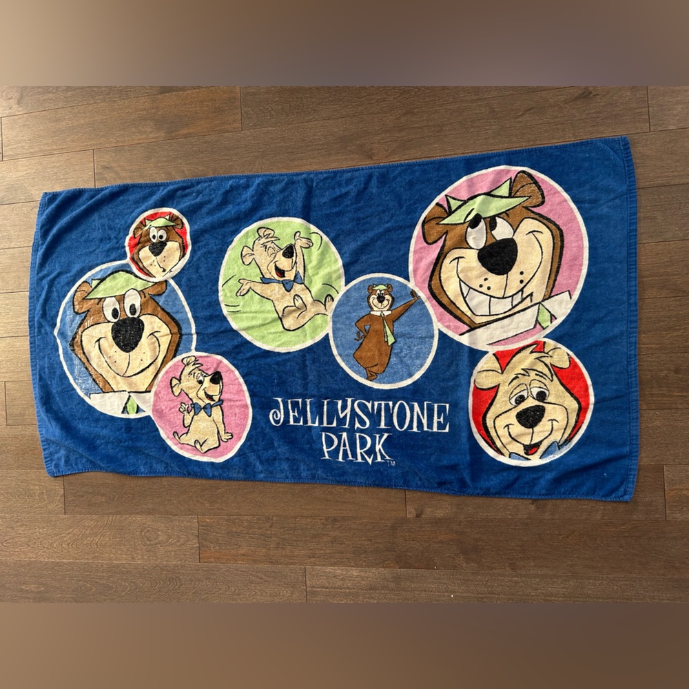 Vintage jellystone park yogi bear beach‎ towel